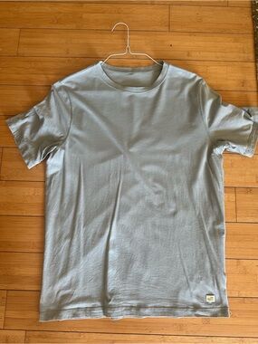 Vuori Crew Neck T-Shirt in Light Blue/Green